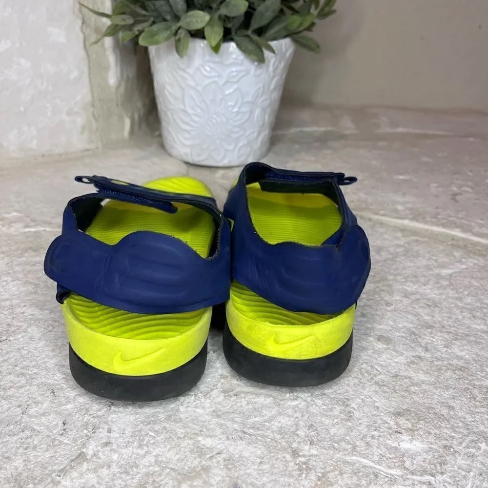 Nike navy blue/limegreen water shoes